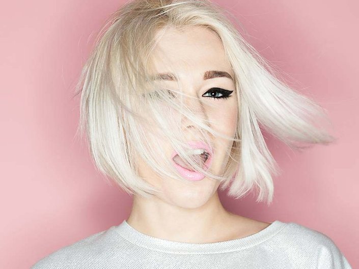 How to Grow out a Bob and Still Look Good While Doing It