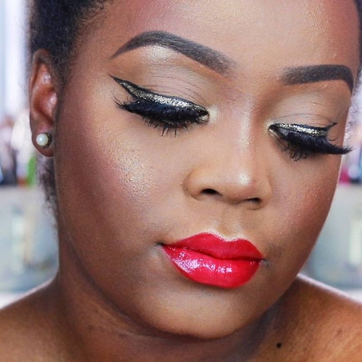 The Best Glossy Lipstick Tutorial for Summer — According to a Beauty Influencer