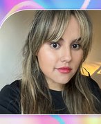 reece wearing her vertical contour look